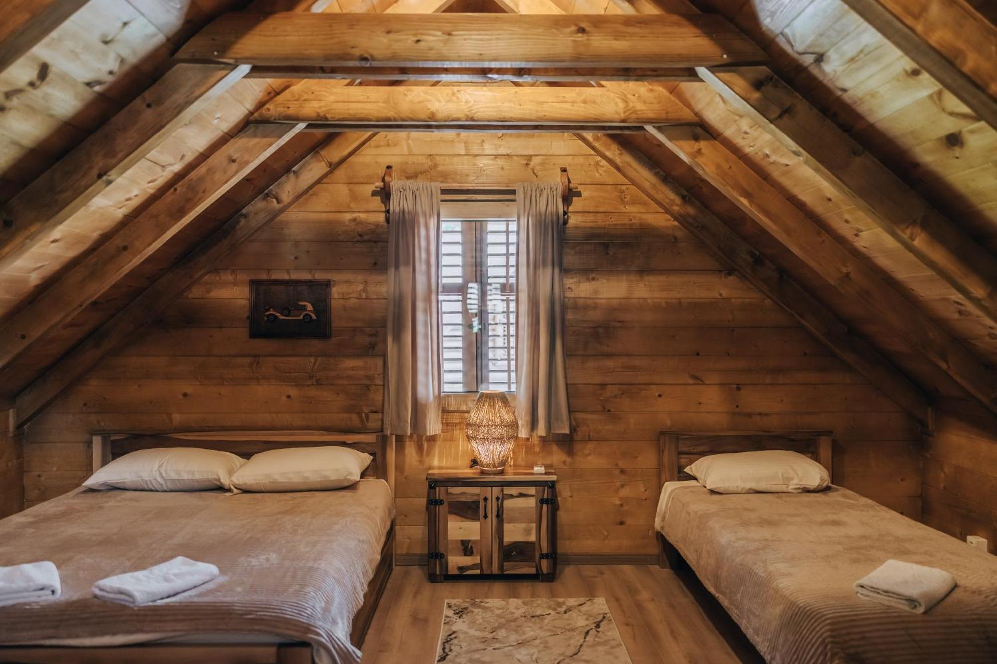 Ethno Lodge Ab Вирпазар Екстериор снимка