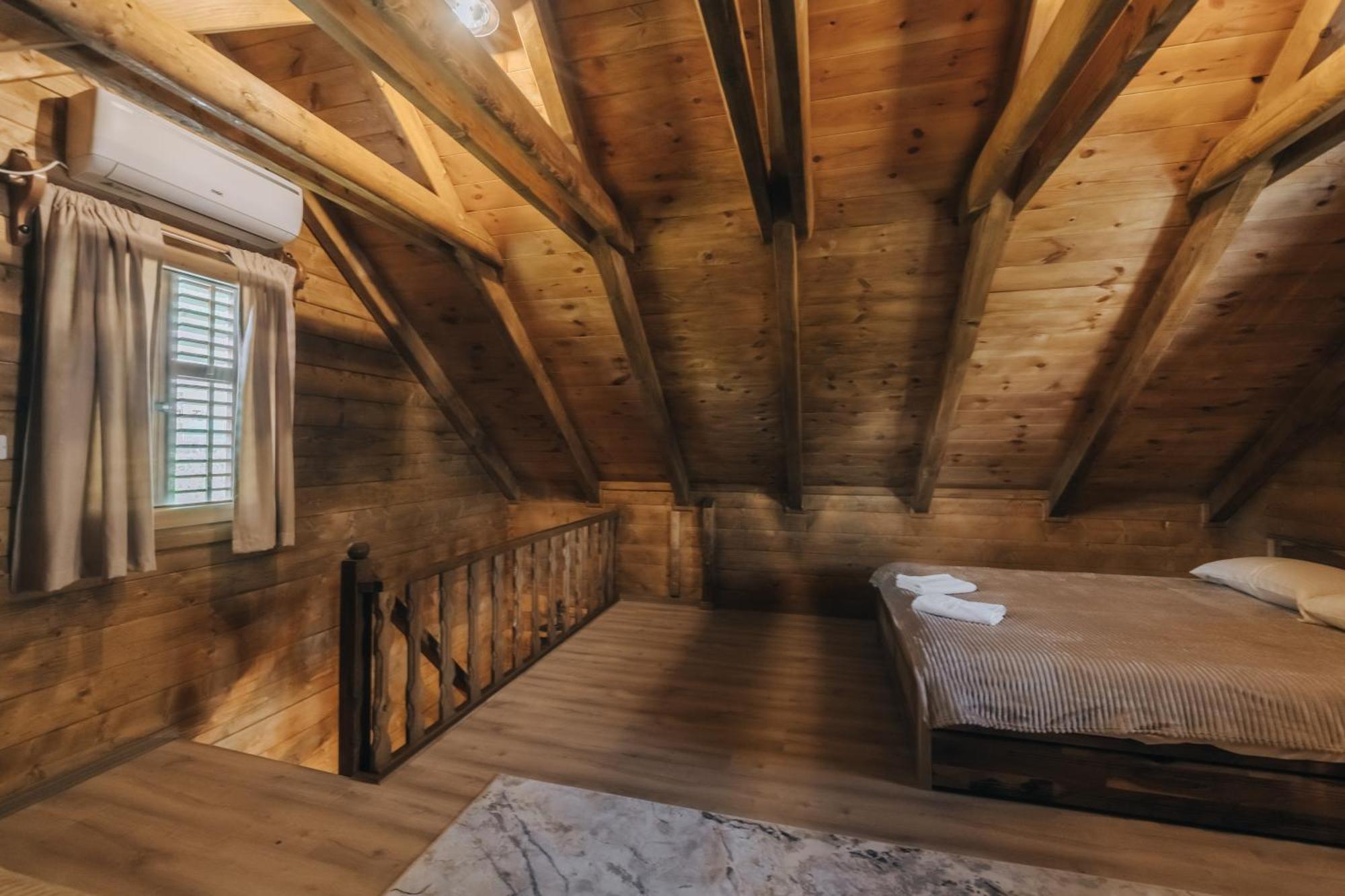 Ethno Lodge Ab Вирпазар Екстериор снимка