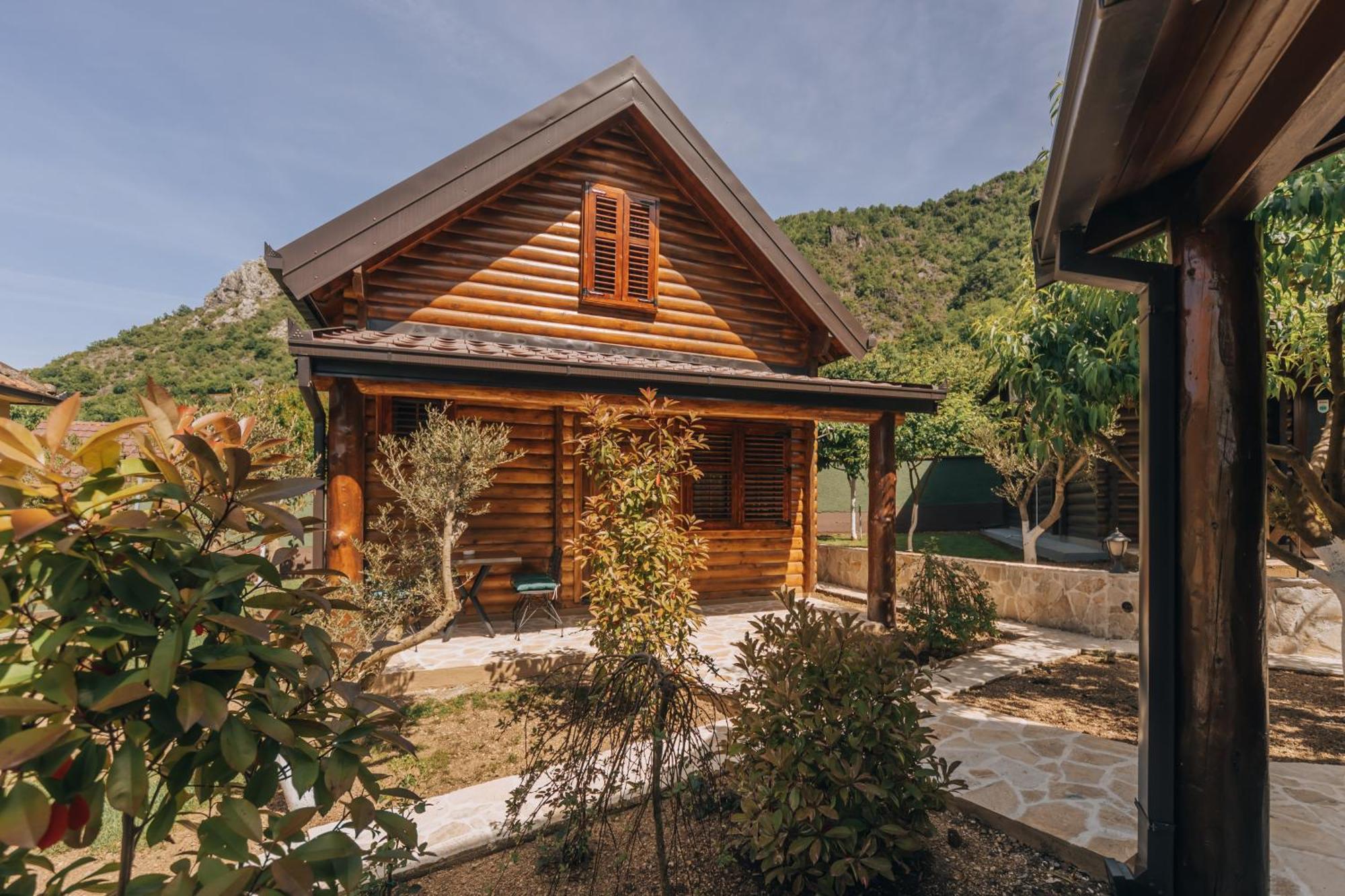 Ethno Lodge Ab Вирпазар Екстериор снимка