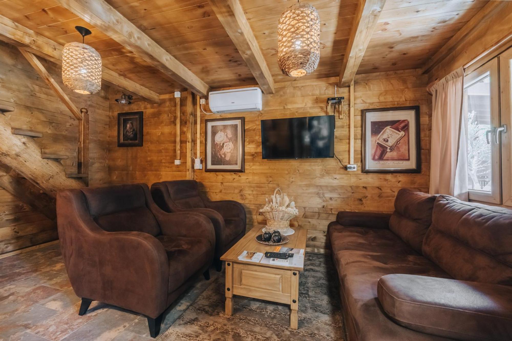 Ethno Lodge Ab Вирпазар Екстериор снимка