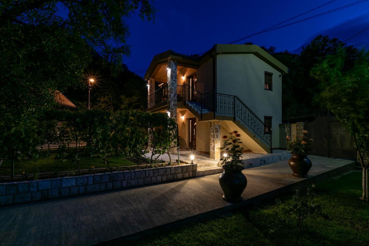 Ethno Lodge Ab Вирпазар Екстериор снимка