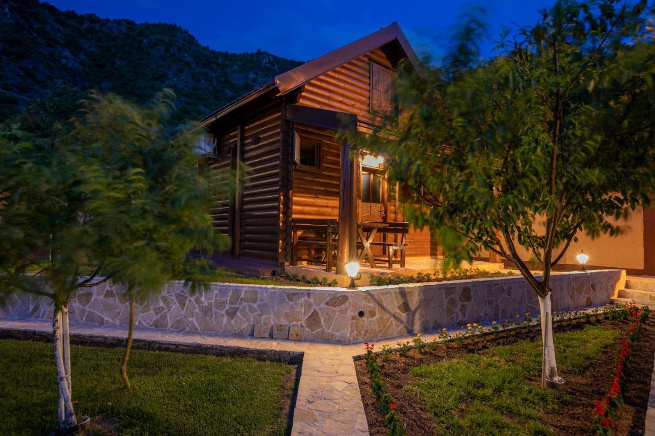 Ethno Lodge Ab Вирпазар Екстериор снимка