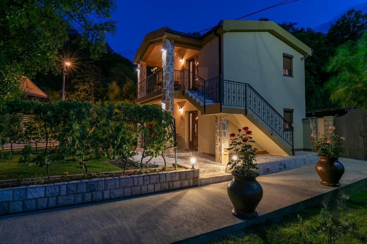 Ethno Lodge Ab Вирпазар Екстериор снимка