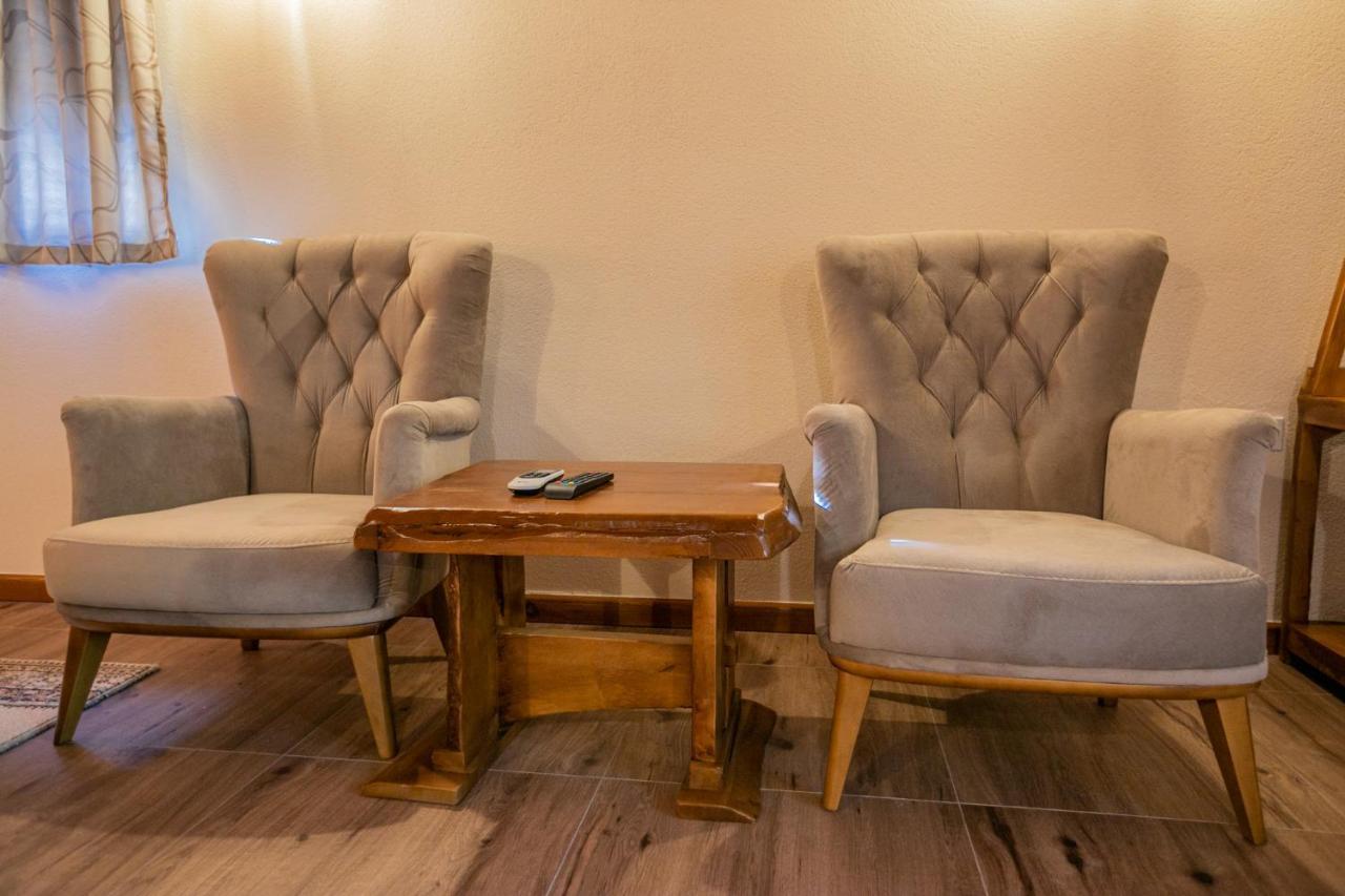 Ethno Lodge Ab Вирпазар Екстериор снимка