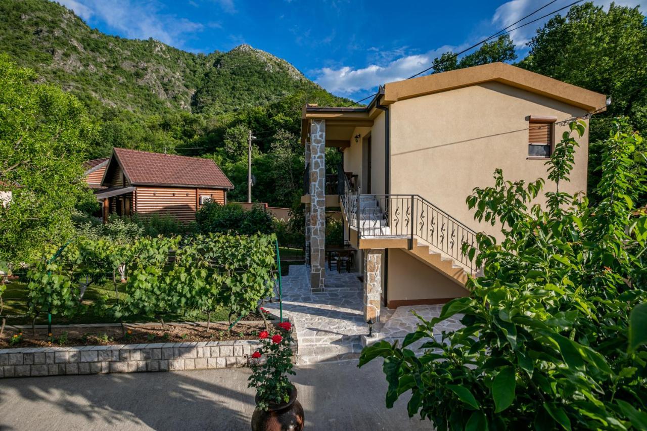 Ethno Lodge Ab Вирпазар Екстериор снимка