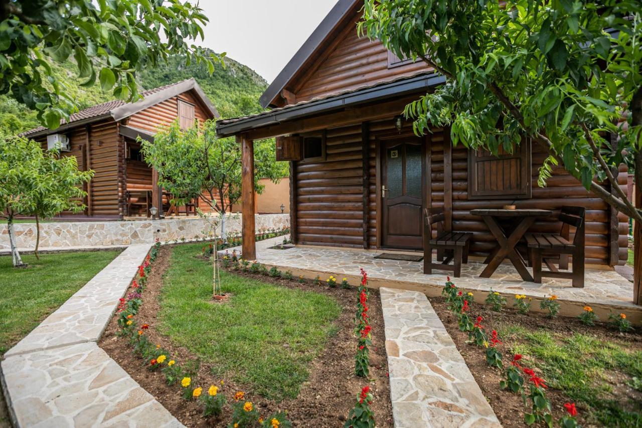 Ethno Lodge Ab Вирпазар Екстериор снимка